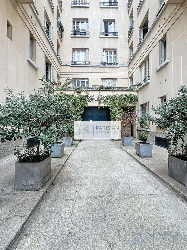 Studio - 25 m² - 1 pièce