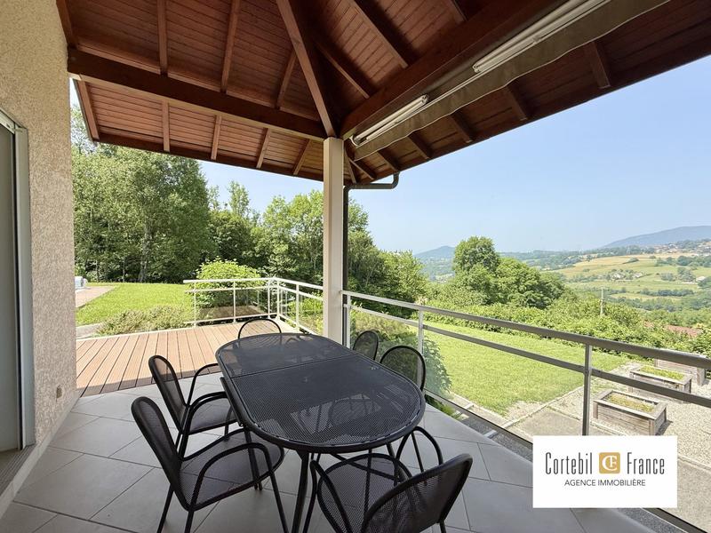 Villa - 217 m² - 7 pièces