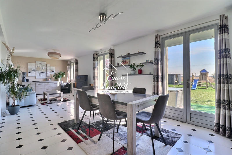 Maison - 181 m² - 6 pièces