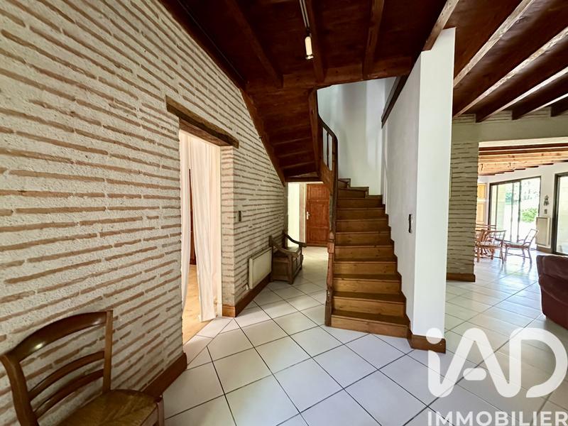 Maison - 240 m² - 8 pièces