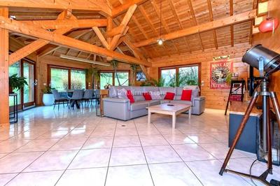 Maison - 204 m² - 6 pièces