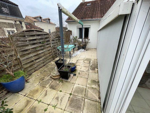 Maison traditionnelle - 143 m² - 8 pièces