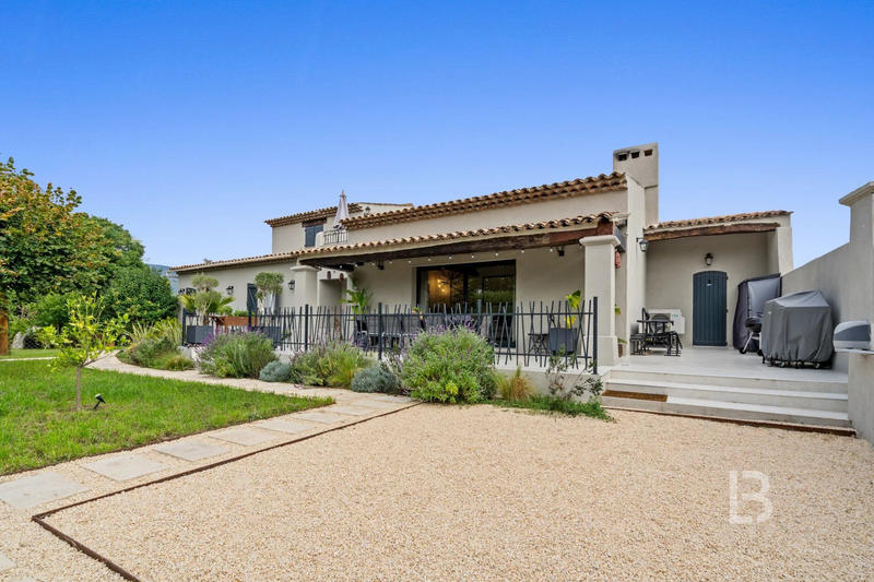 Maison - 315 m² - 8 pièces