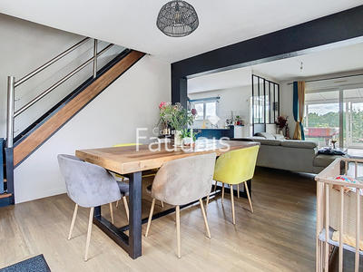 Maison - 122 m² - 6 pièces