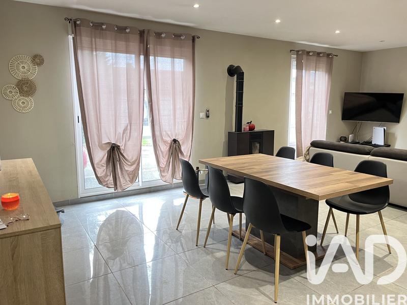 Maison - 93 m² - 5 pièces