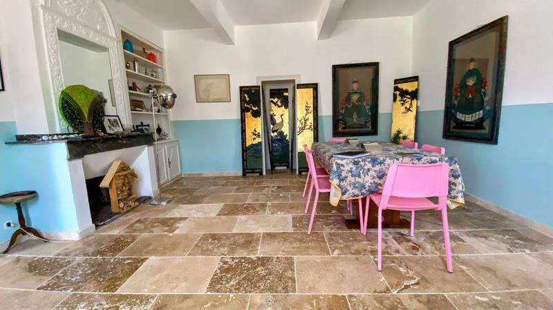 Maison - 560 m² - 13 pièces