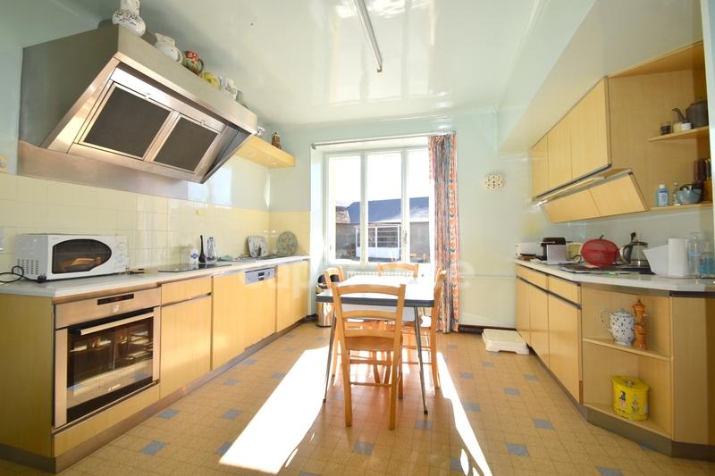 Corps de ferme - 170 m² - 11 pièces