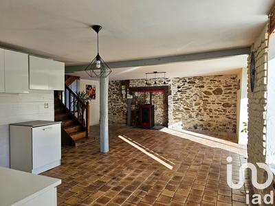 Maison - 220 m² - 5 pièces