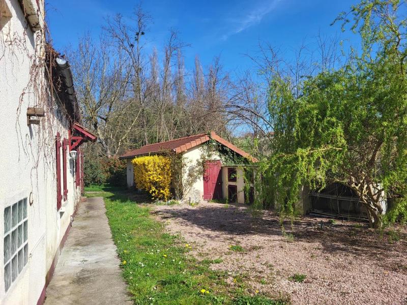 Maison traditionnelle - 254 m² - 7 pièces