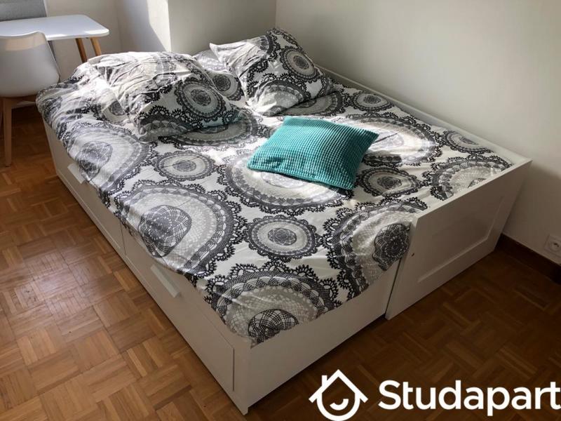 Chambre - 13 m² - 1 pièce