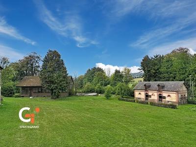 Maison - 253 m² - 6 pièces