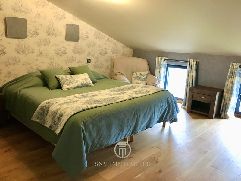 Maison - 235 m² - 6 pièces