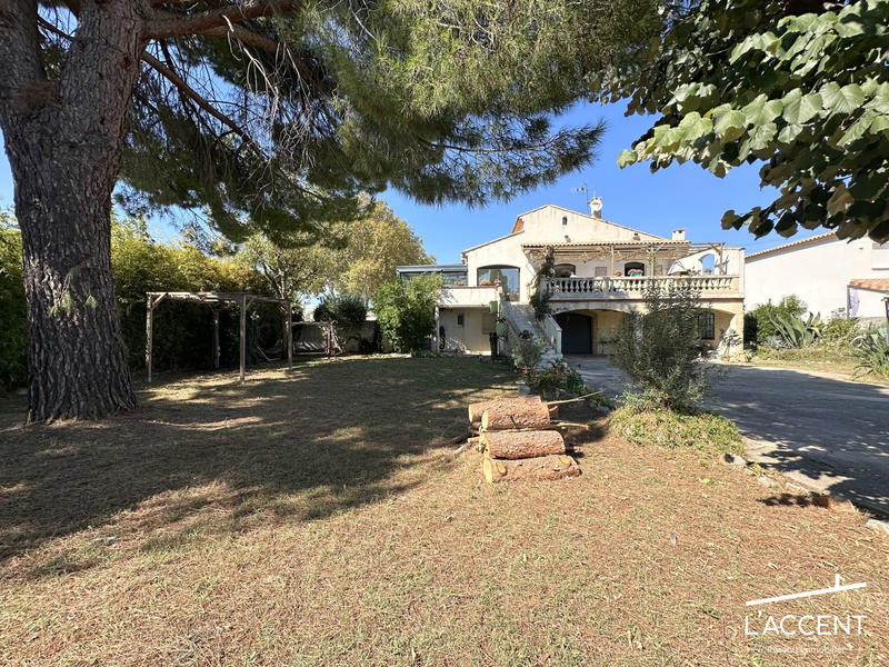 Maison - 370 m² - 7 pièces