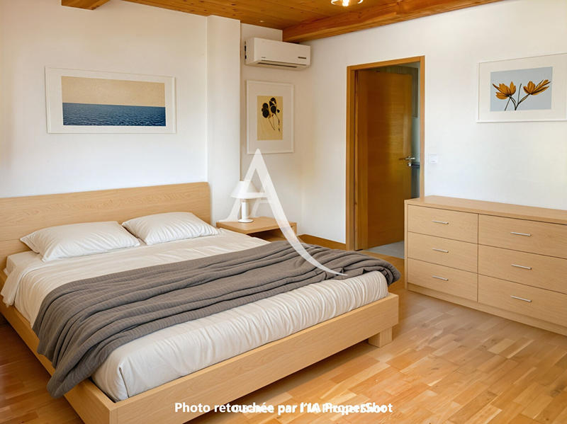 Maison - 260 m² - 6 pièces