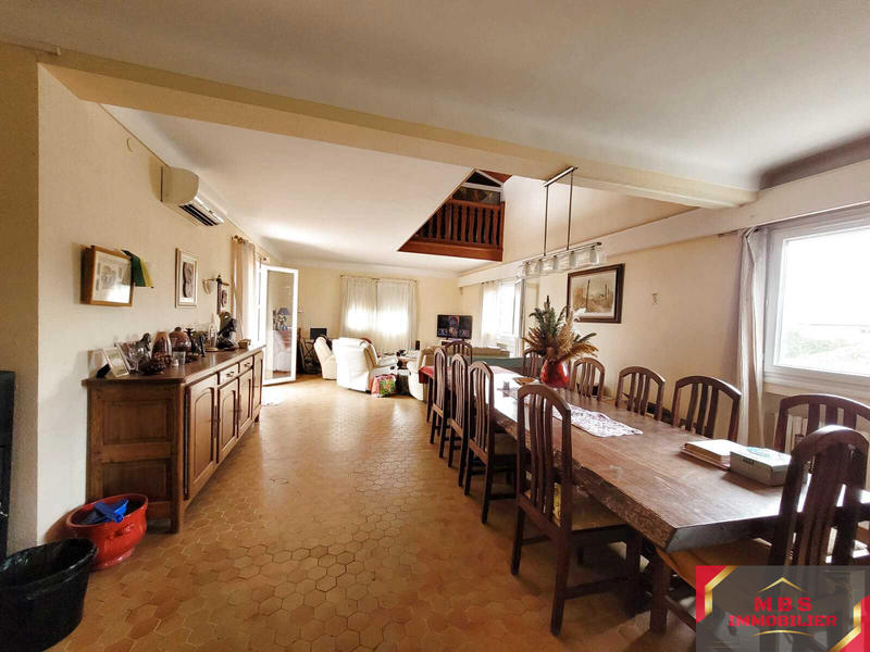 Maison - 281 m² - 7 pièces