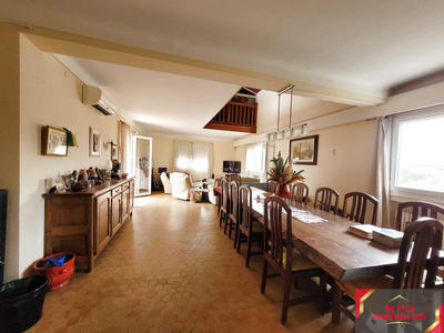 Maison - 281 m² - 7 pièces