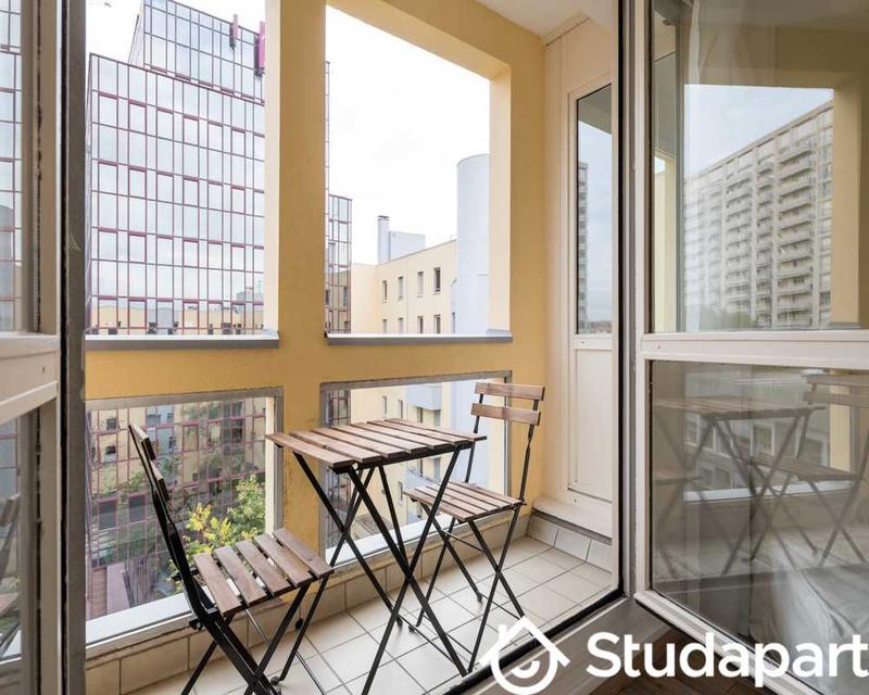 Chambre - 70 m² - 1 pièce