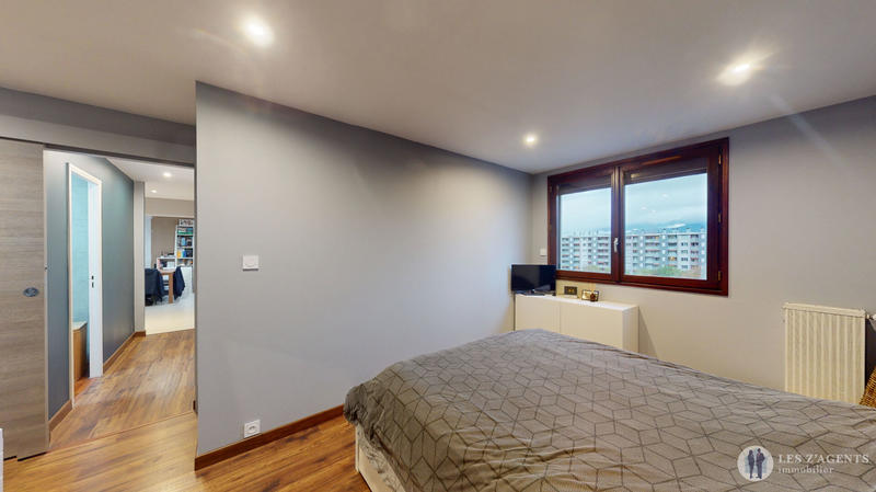 Appartement - 80 m² - 4 pièces