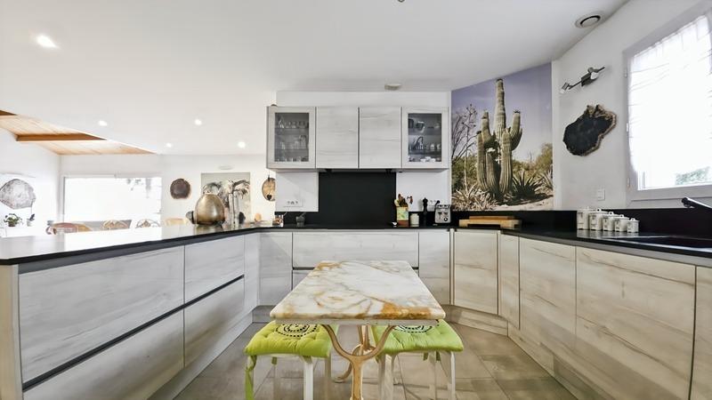 Maison - 235 m² - 7 pièces