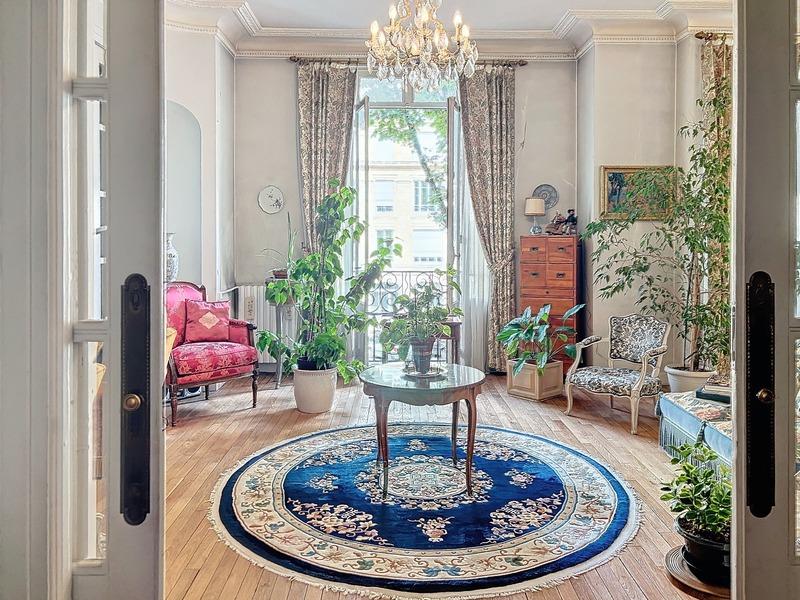 Appartement bourgeois - 173 m² - 7 pièces