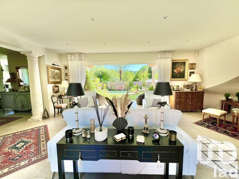 Maison - 180 m² - 5 pièces