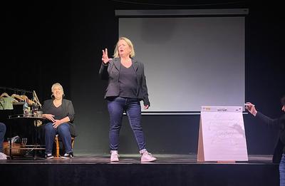 Martine Versus Hipmum