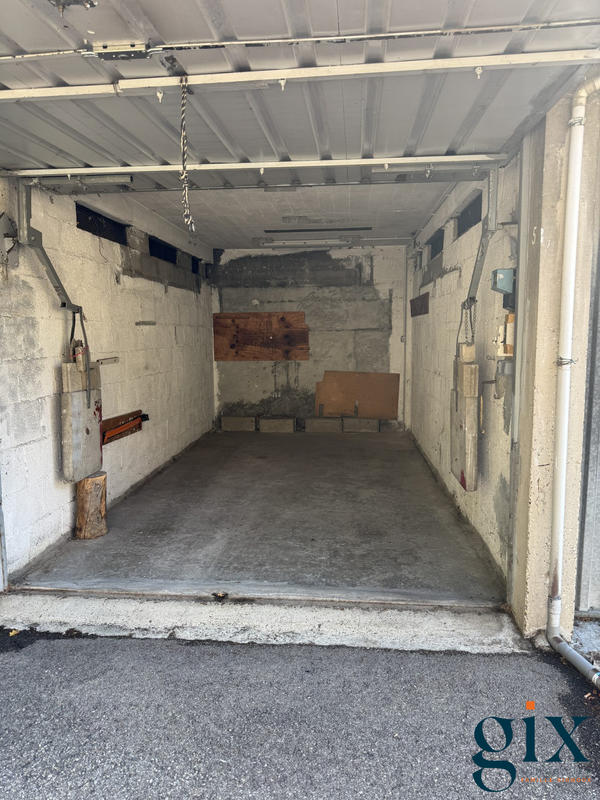 Parking / Garage - 15 m²