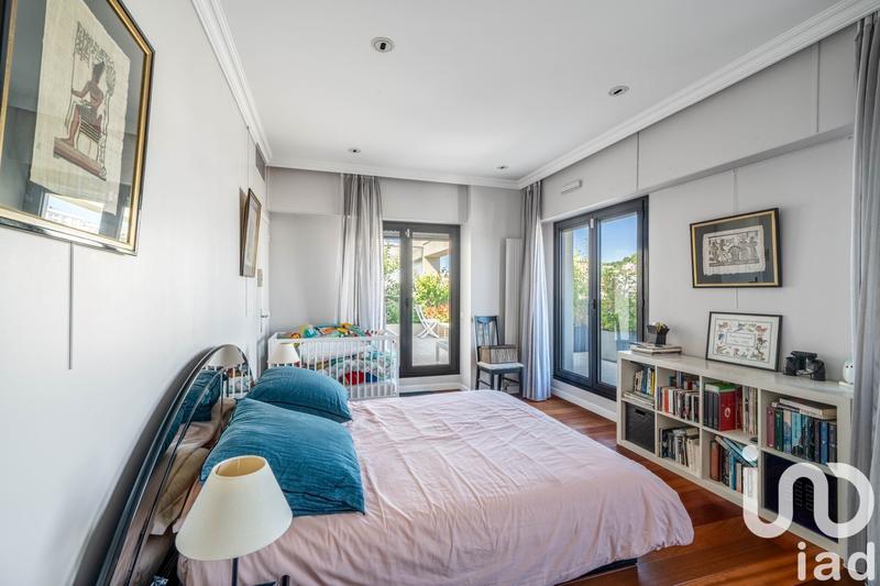 Duplex - 239 m² - 7 pièces