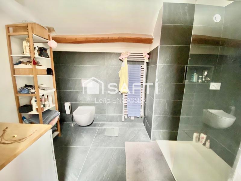 Maison - 260 m² - 10 pièces