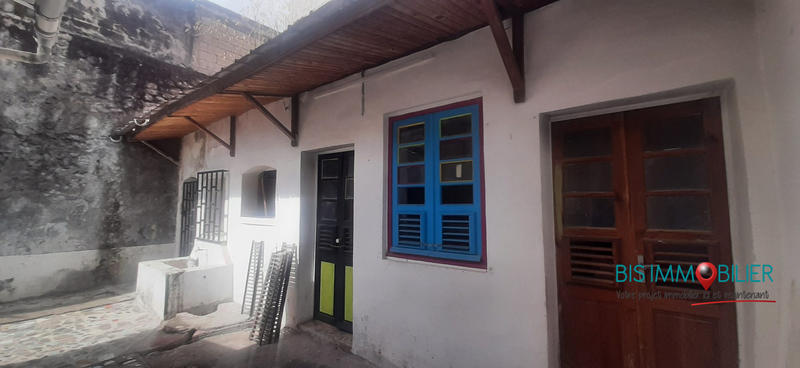 Local commercial - 115 m² - 4 pièces