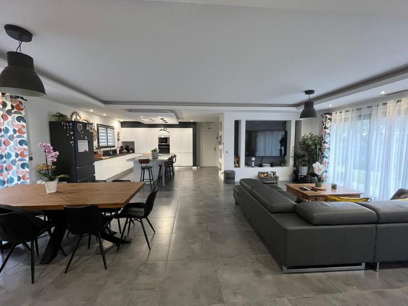 Maison - 145 m² - 4 pièces