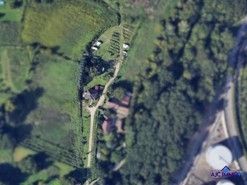 Maison traditionnelle - 208 m² - 7 pièces