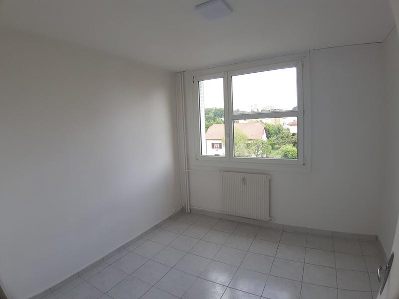 Appartement - 81 m² - 5 pièces