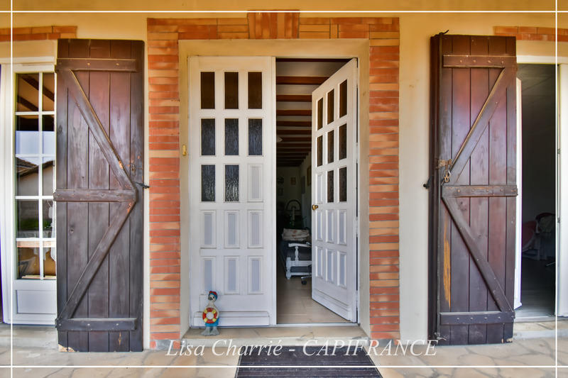 Propriété - 244 m² - 8 pièces