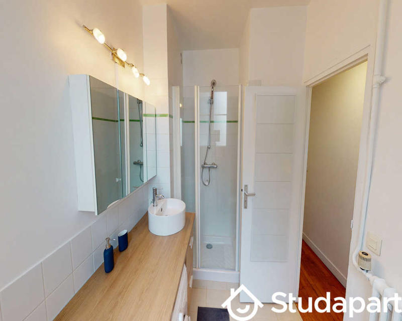 Chambre - 110 m² - 1 pièce