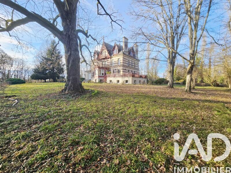 Maison - 540 m² - 17 pièces