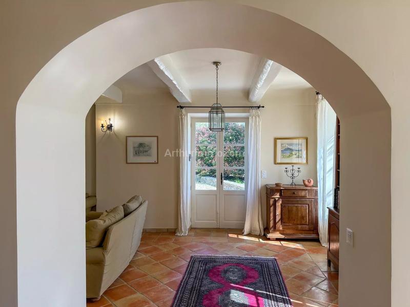 Maison - 359 m² - 10 pièces