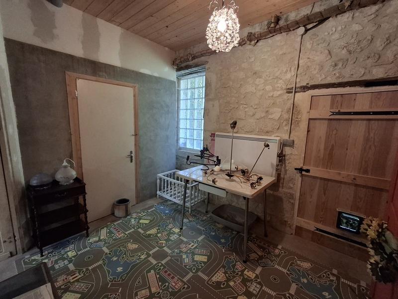 Maison traditionnelle - 161 m² - 6 pièces