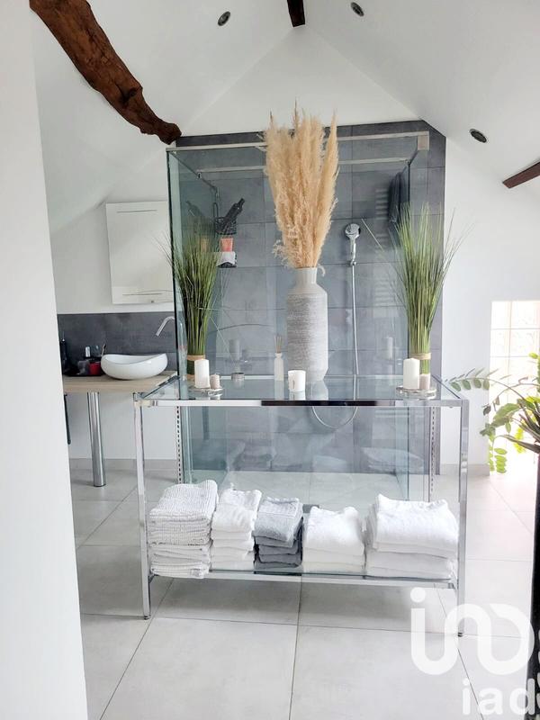 Maison - 330 m² - 8 pièces