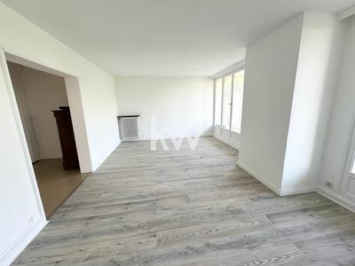 Appartement - 96 m² - 5 pièces