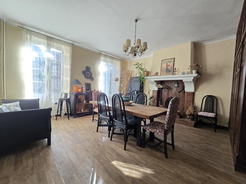 Villa - 330 m² - 8 pièces