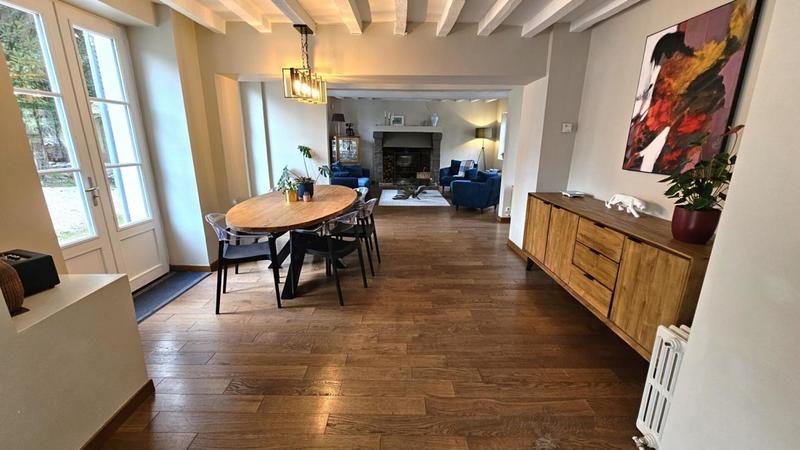 Maison - 198 m² - 8 pièces