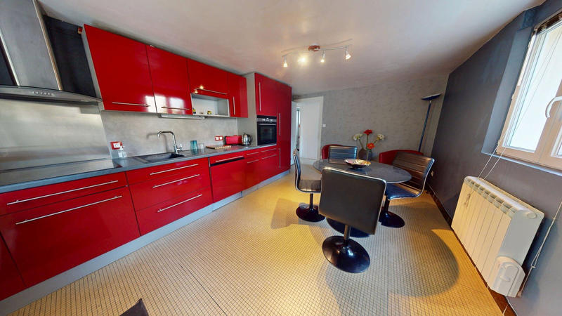 Maison - 103 m² - 6 pièces