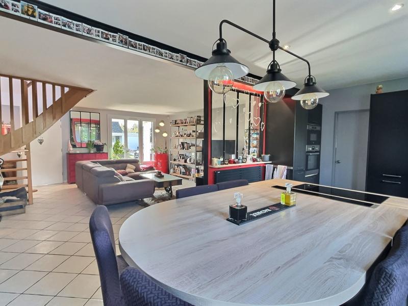 Maison - 140 m² - 8 pièces