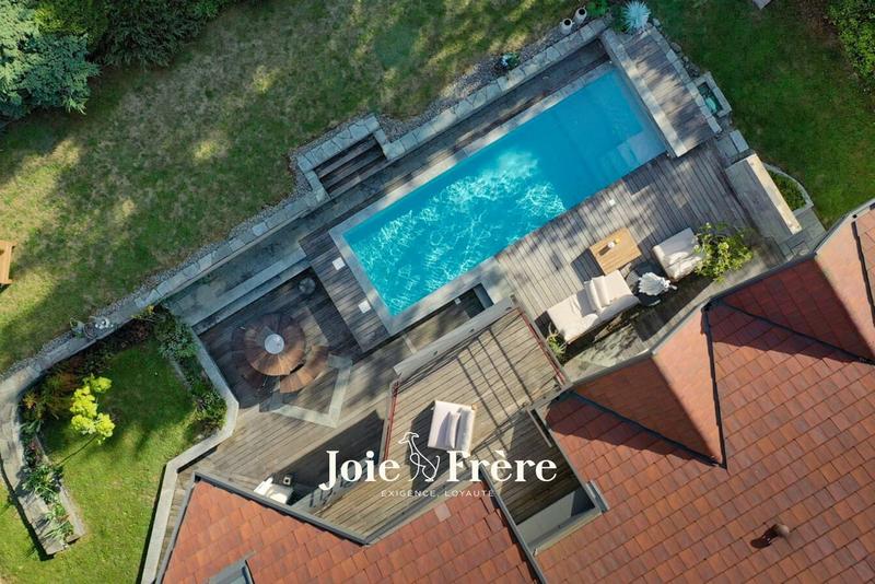 Maison ancienne - 221 m² - 8 pièces