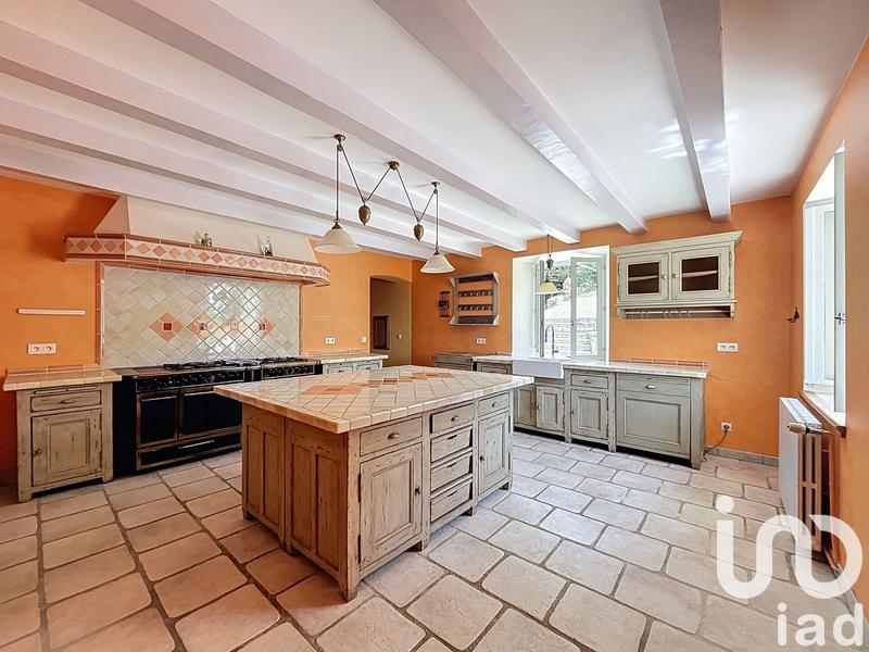 Maison - 350 m² - 11 pièces