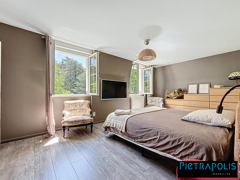 Villa - 244 m² - 7 pièces