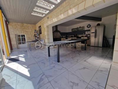 Maison - 283 m² - 8 pièces