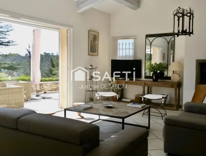 Maison - 195 m² - 6 pièces