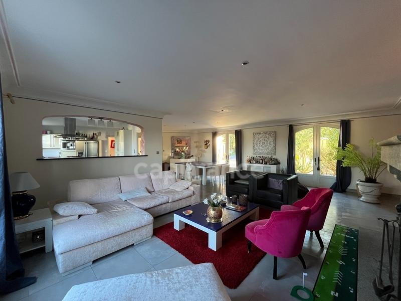 Propriété - 400 m² - 10 pièces